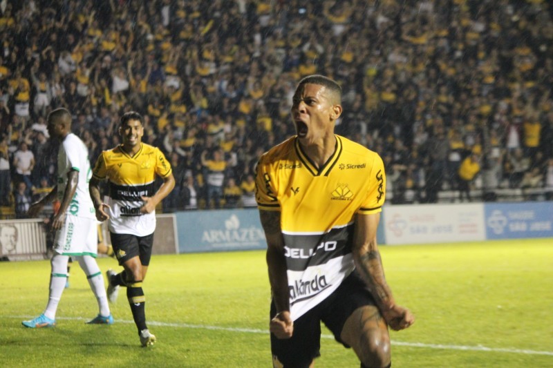 Valor pedido surpreende Criciúma e contratação de Hygor ainda não foi concluída