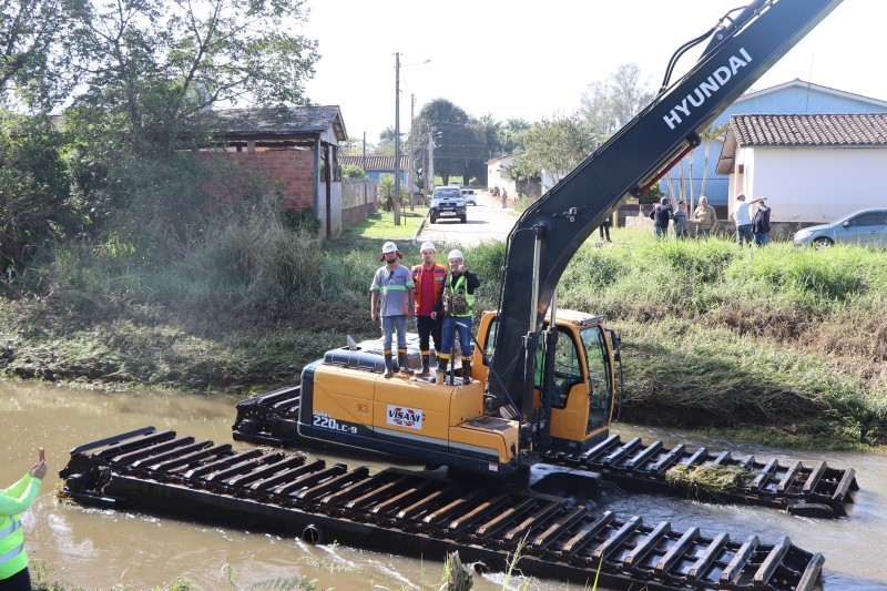 Município de Forquilhinha inicia trabalhos de desassoreamento do rio Sangão