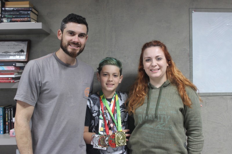 De um projeto social para campeonatos: jiu-jítsu muda a vida de família criciumense