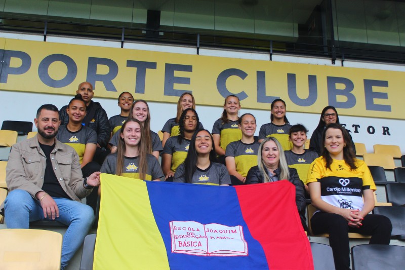 Pela primeira vez, futsal feminino do Criciúma disputa Campeonato Mundial Escolar na Sérvia  