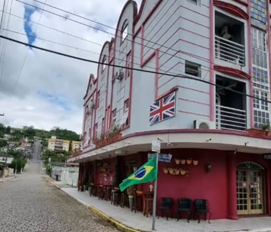 Empresários oferecem hospedagem e alimentação sem custos para pessoas afetadas pelas chuvas