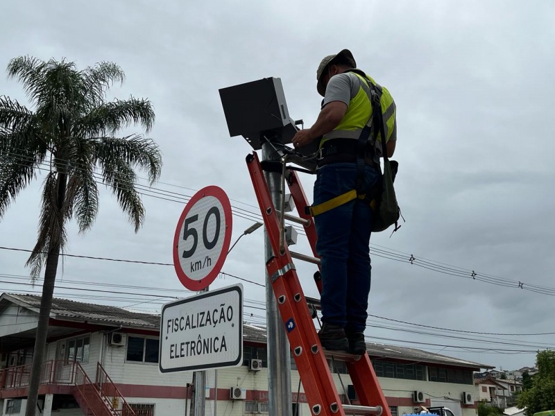 Novos modelos de radares começam a funcionar no próximo sábado em Criciúma