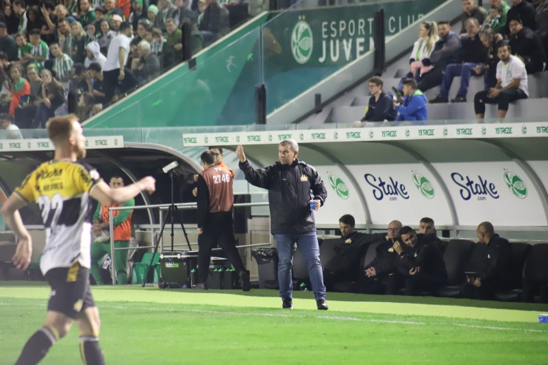 Tencati elenca foco do Criciúma como fator decisivo para alcançar a vitória diante do Juventude