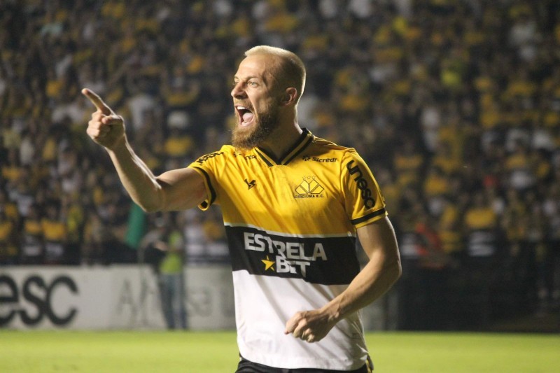 Marcelo Hermes recebe o terceiro cartão amarelo e desfalca o Tigre contra o Vasco 