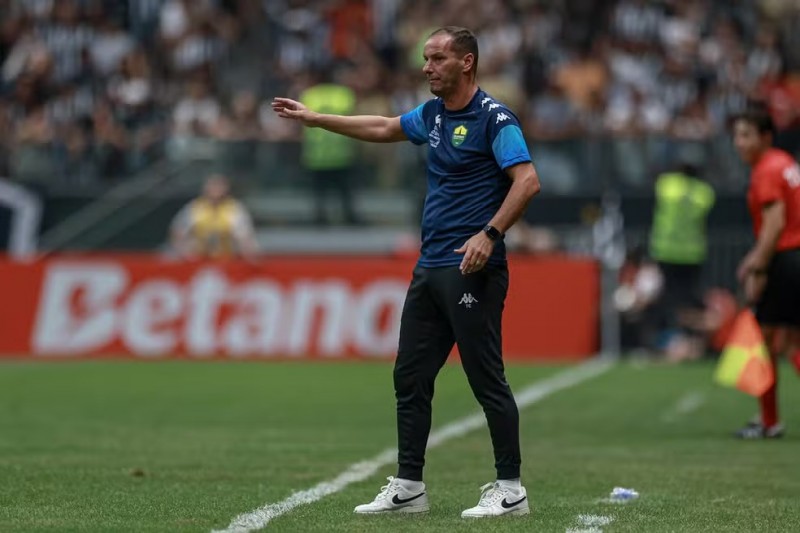 Adversário do Tigre no fim de semana, Cuiabá tem comissão técnica de saída do clube