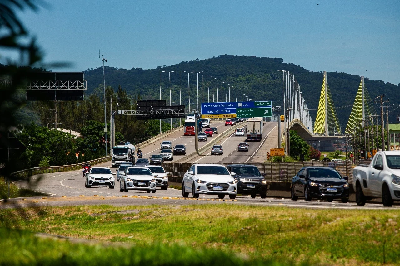 Operação de Final de Ano registra passagem de mais de três milhões de veículos no trecho Sul da BR-101 - Portal Engeplus