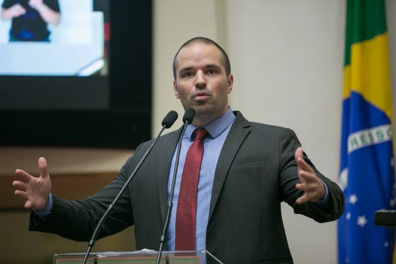 Deputado estadual é condenado a pagar indenização por transfobia