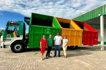 Som e cores: caminhão com tecnologia embarcada é utilizado na coleta seletiva em Maracajá