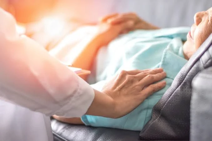 França adota modelo inovador de decisão compartilhada ao integrar pacientes na formação médica