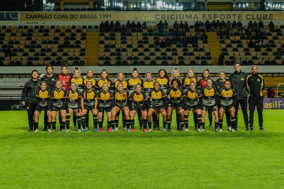 Meninas Carvoeiras se preparam para a estreia no Campeonato Catarinense