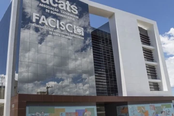 Smielewski assume a Facisc e Skaf volta para a Fiesp falando sobre o tarifaço e o pato amarelo