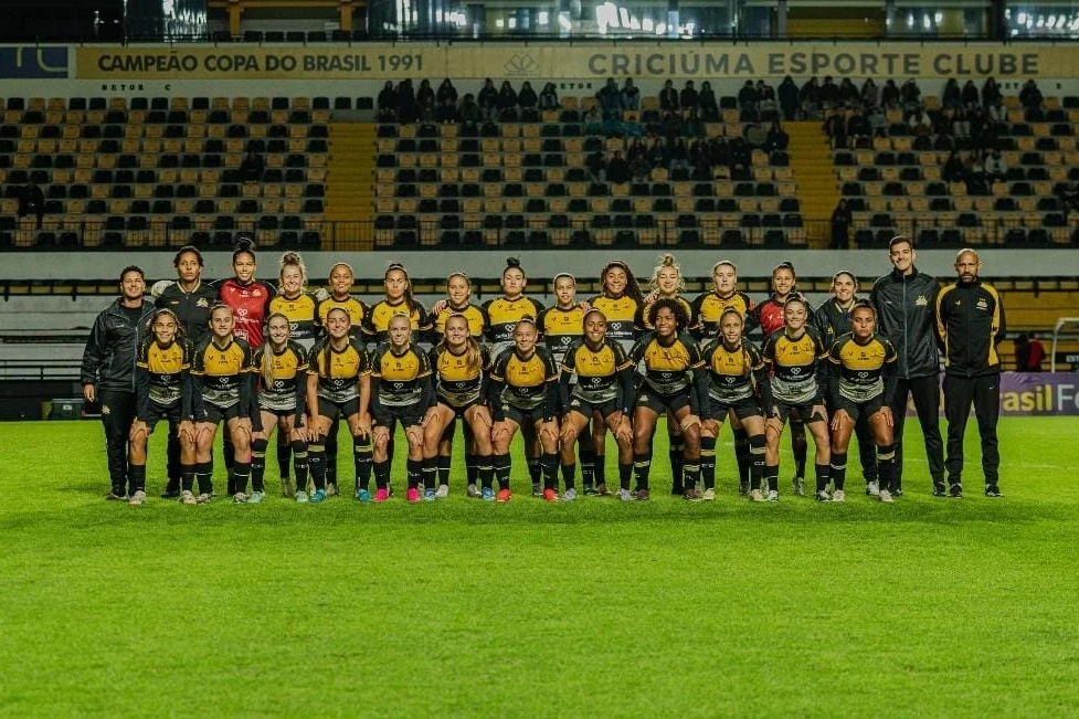 Meninas Carvoeiras vencem o Marcílio Divas fora de casa