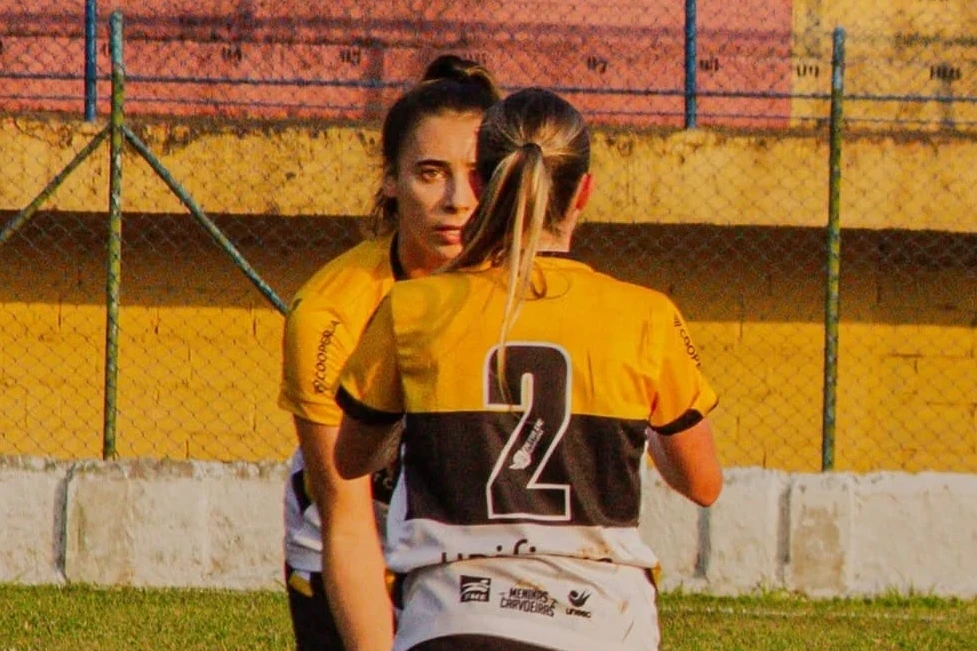 Meninas Carvoeiras perdem primeiro duelo nas finais da Copa SC Sub-20