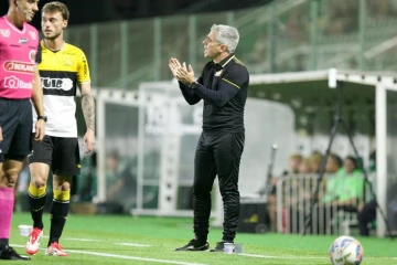 ‘Fomos premiados por toda a campanha’, frisa Gabriel Carvalho sobre título do Catarinense Sub-20