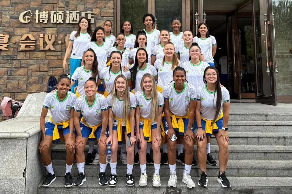 Meninas Carvoeiras iniciam participação em competição internacional na China