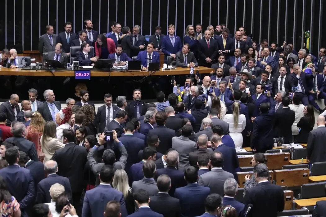 PL da Anistia: maioria da bancada catarinense votou a favor da urgência - Portal Engeplus