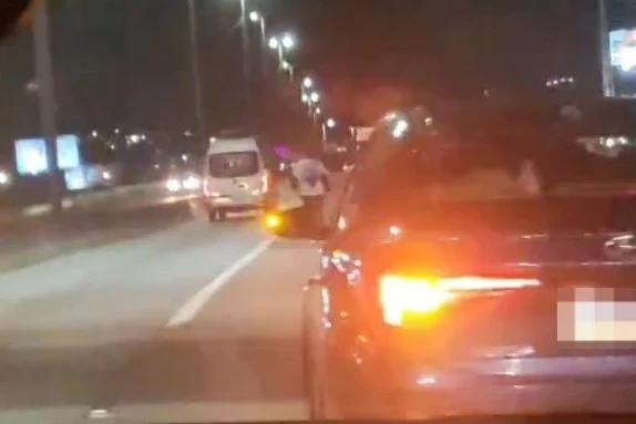 Van com torcedores do Criciúma é perseguida e atacada na BR-101
