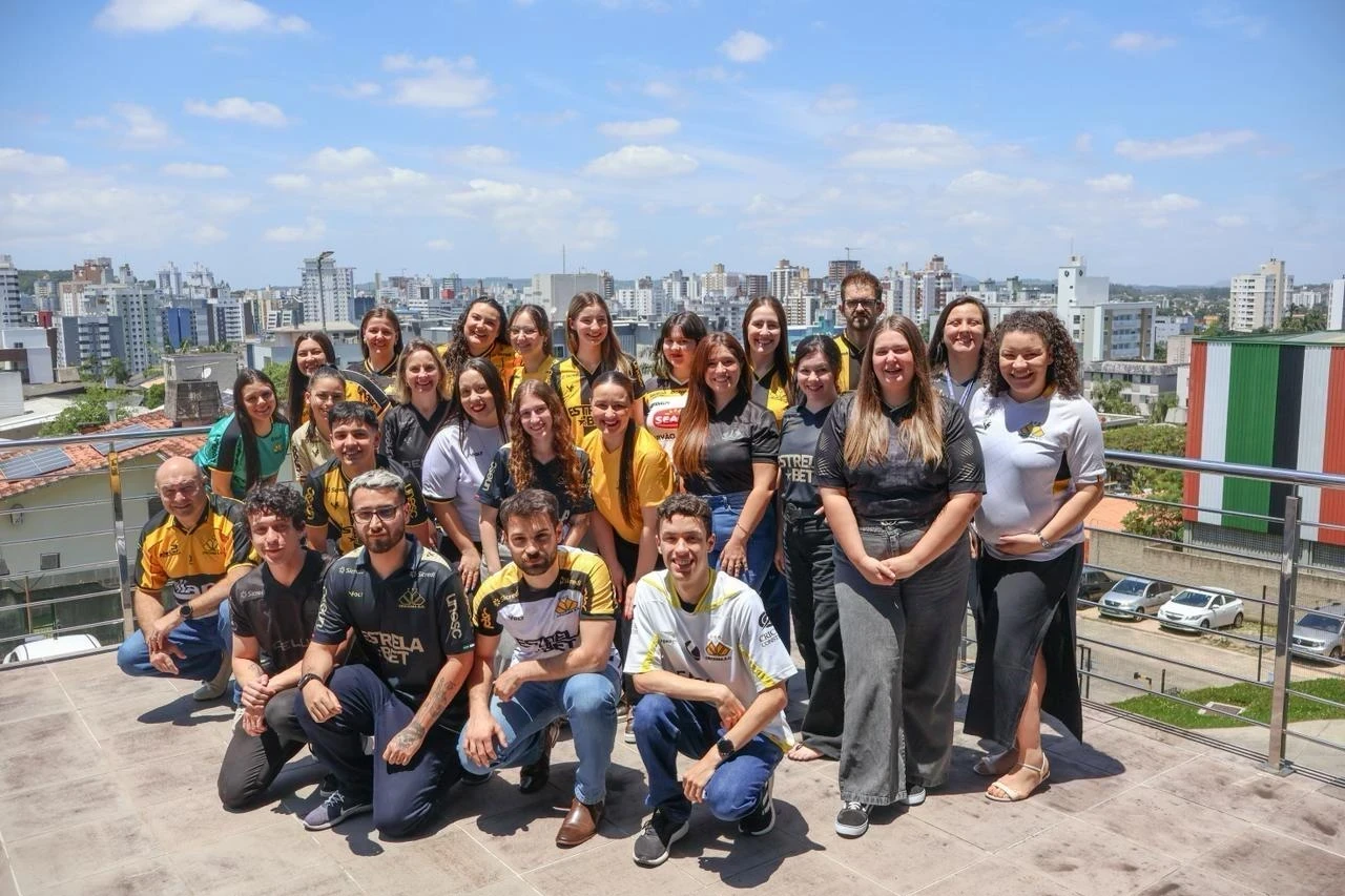 Galeria carvoeira: envie sua foto e entre na vibração do jogo decisivo