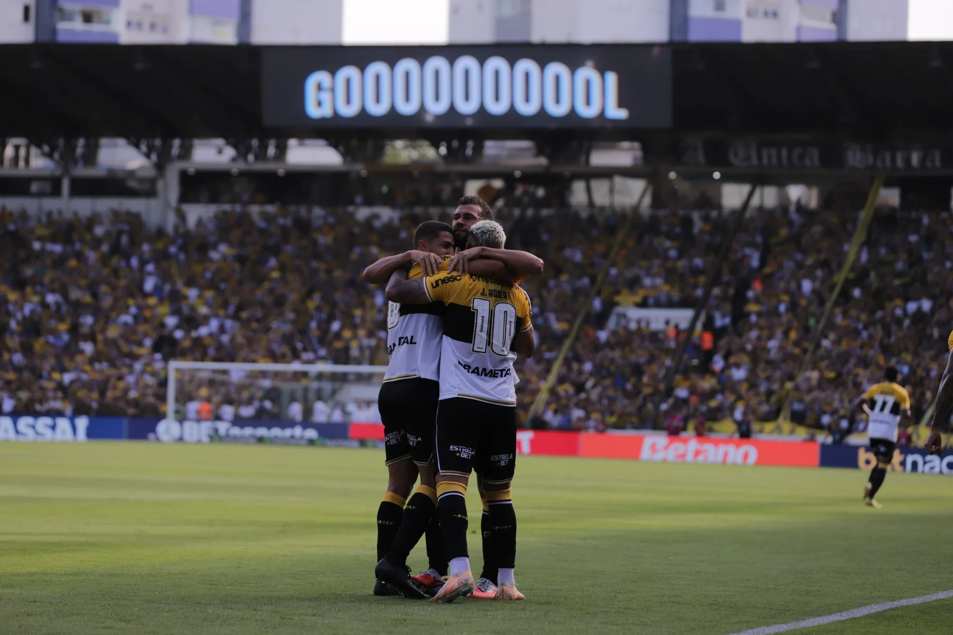 ‘Outra vez na primeira’: Criciúma vence o Botafogo-SP e entra no G4 da Série B