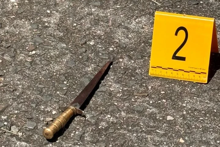 Filho mata mãe e irmã a facadas e acaba morto pela PM em Criciúma