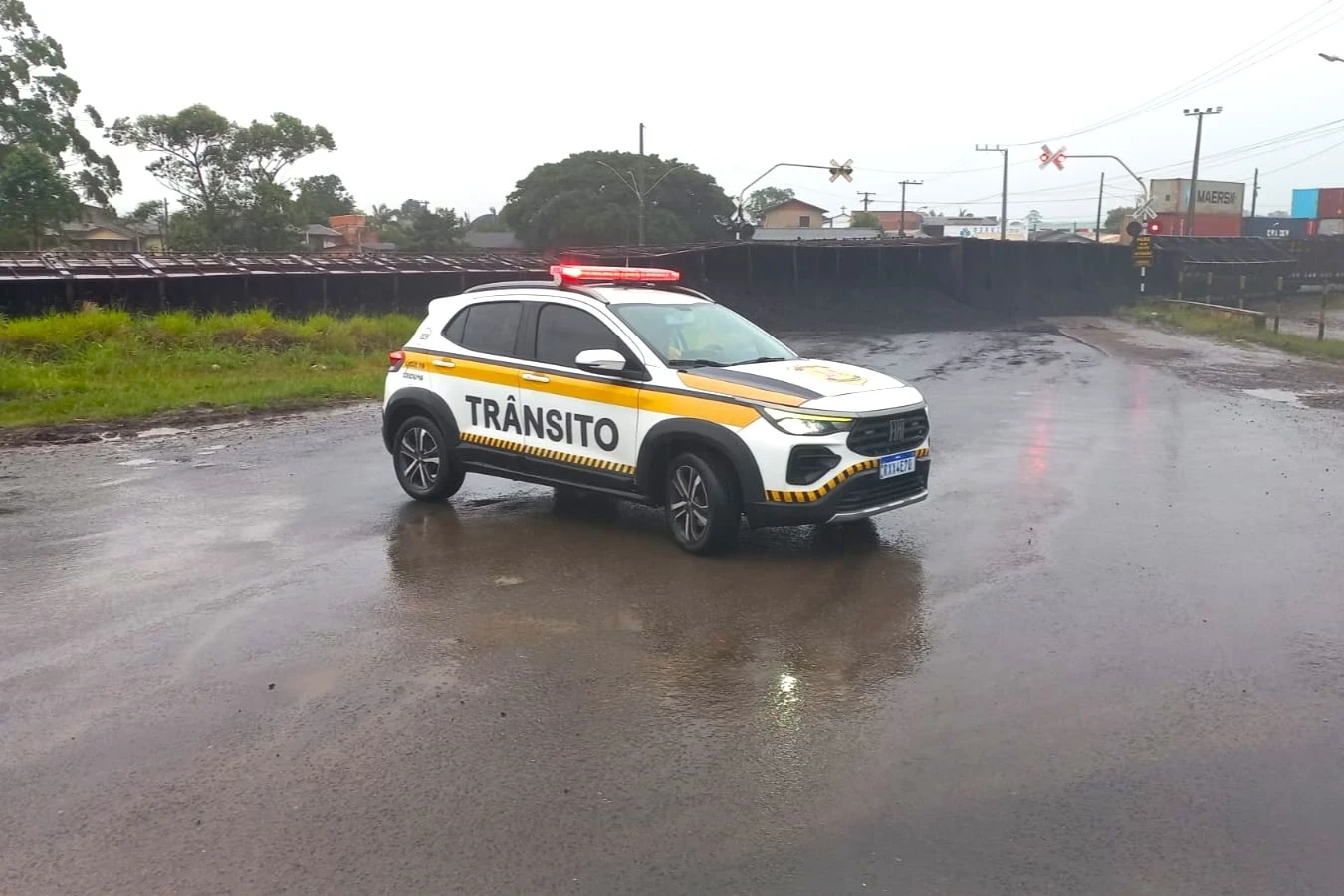 Via permanece bloqueada em Criciúma após tombamento de vagões; confira rotas alternativas
