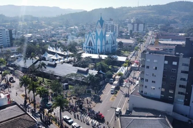 Siderópolis celebra emancipação com shows musicais nesta sexta-feira; confira a programação completa - Portal Engeplus