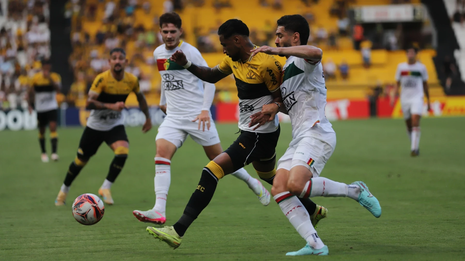 Criciúma tropeça contra o Brusque e decidirá vaga na semifinal fora de casa