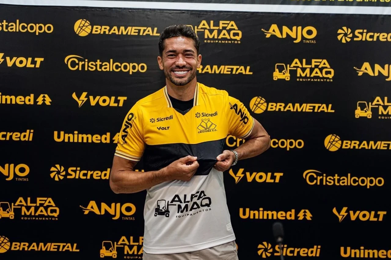 Contratado pelo Criciúma, volante brinca com pressão no Majestoso: 'Torcedor é muito chato'
