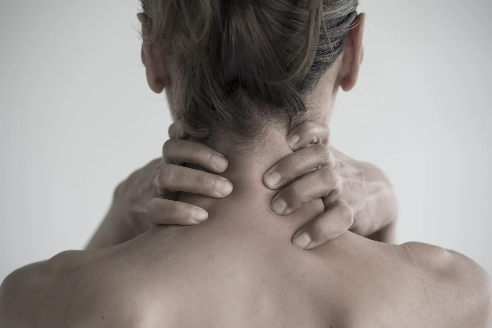 Fevereiro Roxo: mês enfatiza a importância da conscientização sobre a fibromialgia