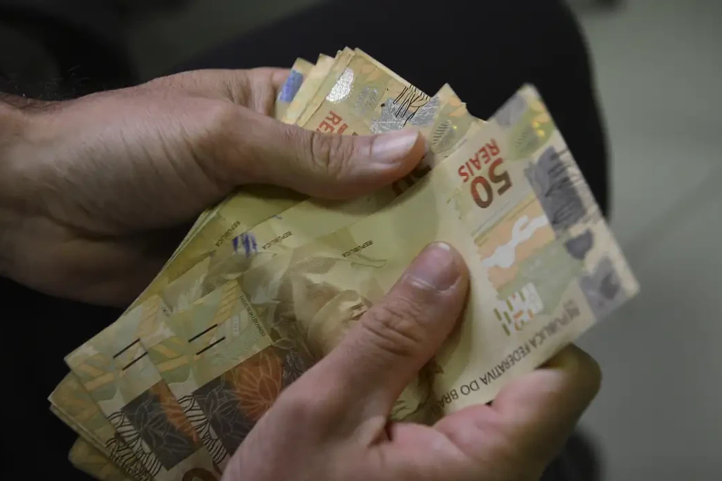 Consulta ao abono salarial estará disponível a partir de amanhã
