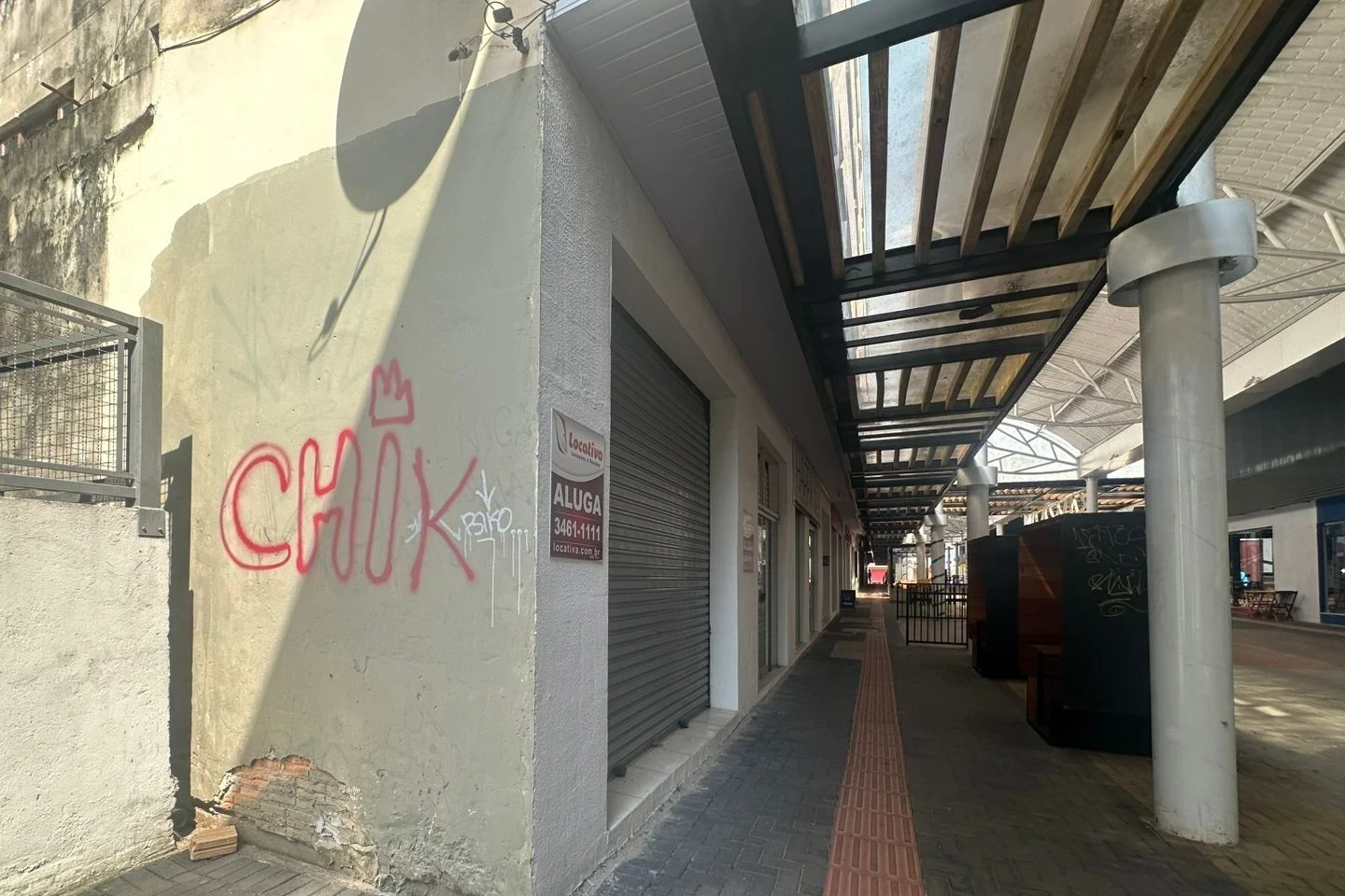 Comerciantes cobram melhorias na Rua Coberta: 'Não tem segurança nem movimento'