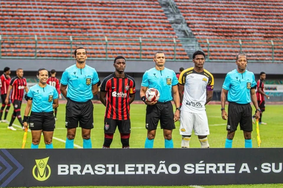 Base carvoeira estreia com derrota no Campeonato Brasileiro