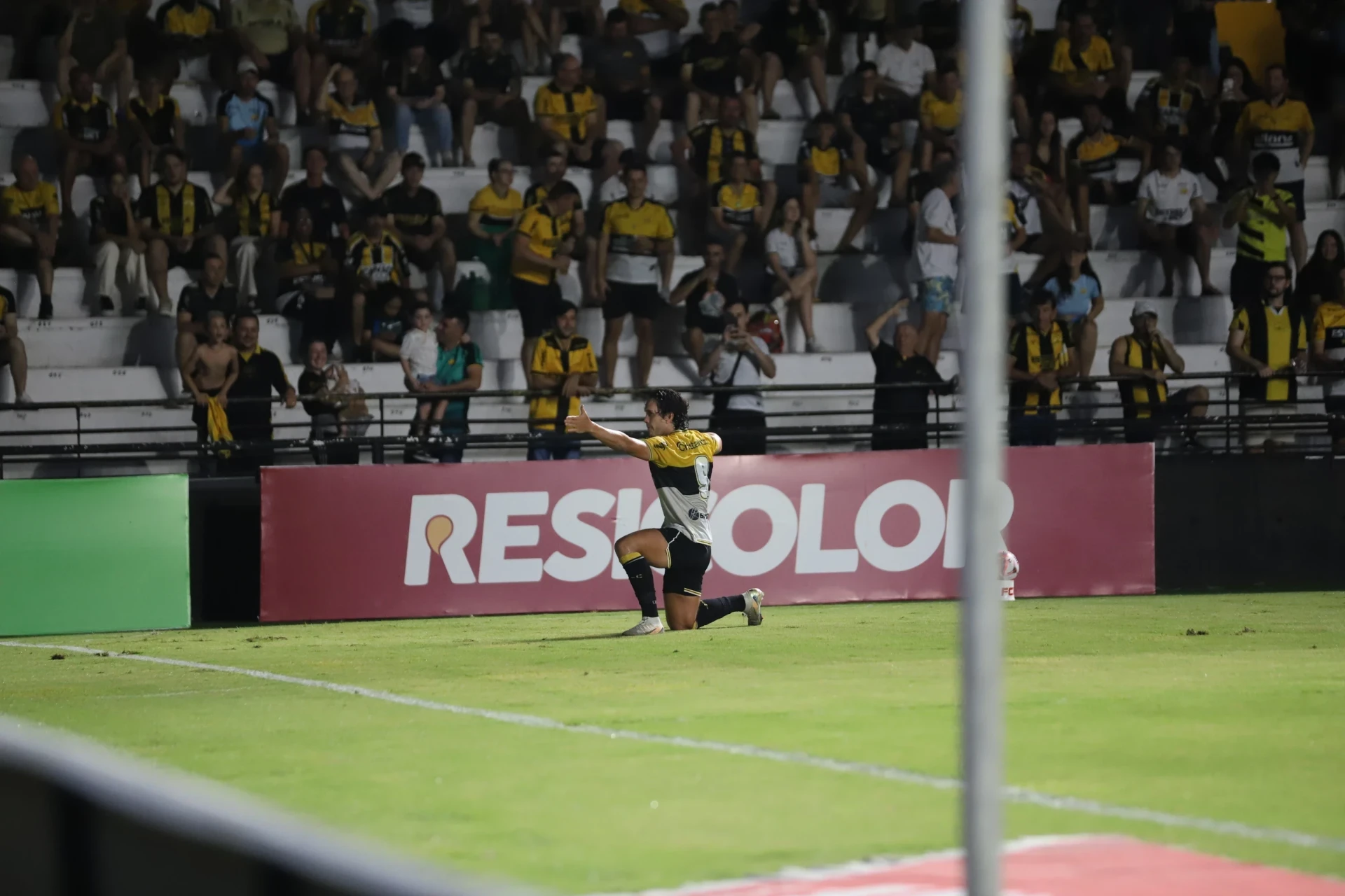 Com hat-trick de Nicolas, Criciúma goleia o Concórdia e está na semifinal da Taça Acesc