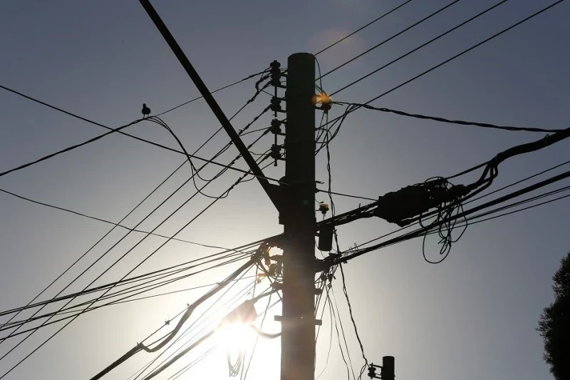 Criciúma: moradora fica sem energia em casa após furto de fios