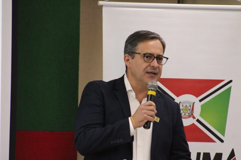 Prefeito rebate manifestação no Pinheirinho e defende debate sobre segurança em Criciúma