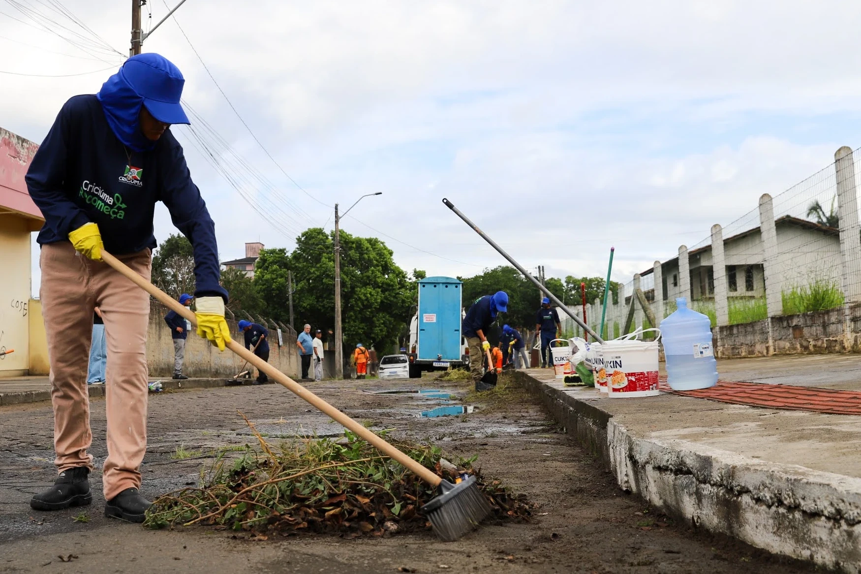 Recomeço: programa de reinserção profissional de pessoas em situação de rua inicia em Criciúma; veja fotos