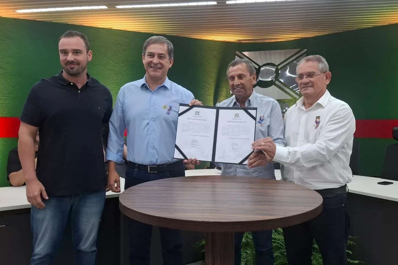 VÍDEO: autorização de licitação da Cidade do Autista é assinada em Criciúma