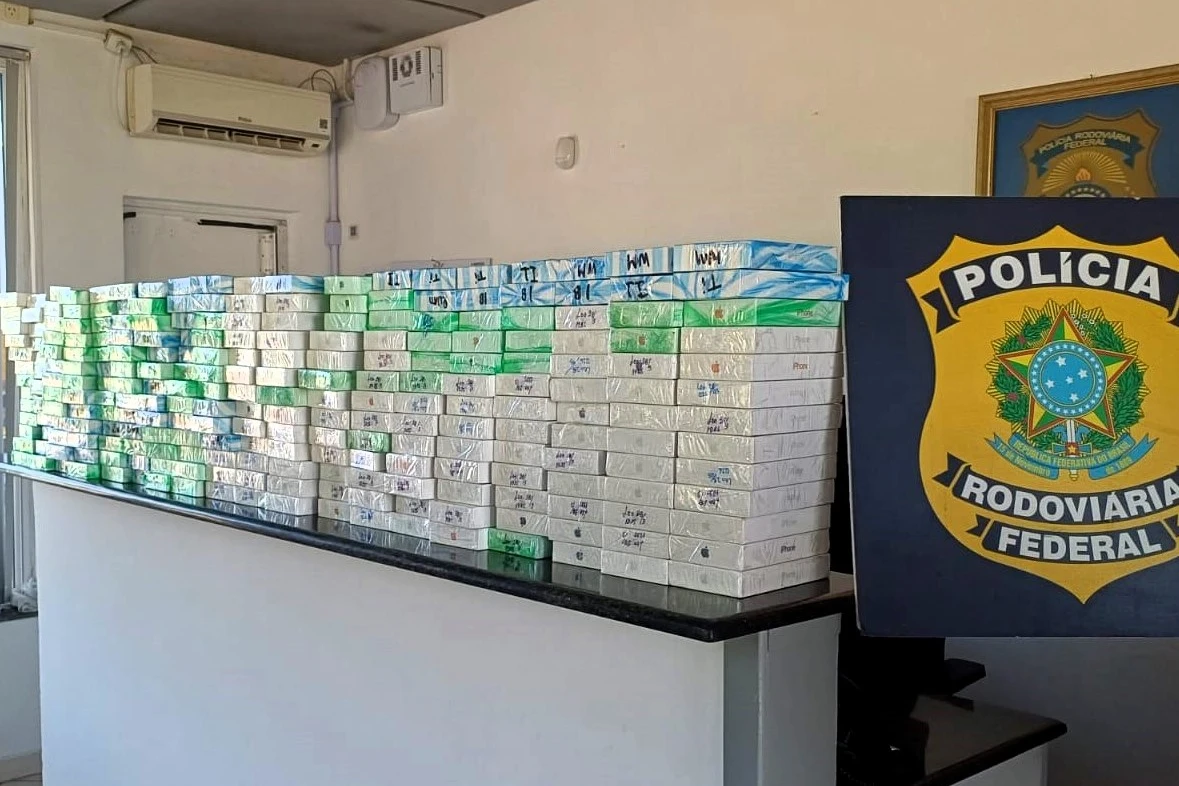 PRF apreende carga milionária de aparelhos eletrônicos importados ilegalmente em SC - Portal Engeplus