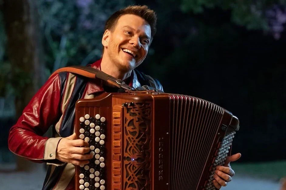 Michel Teló convoca fãs para show gratuito no Sul de SC