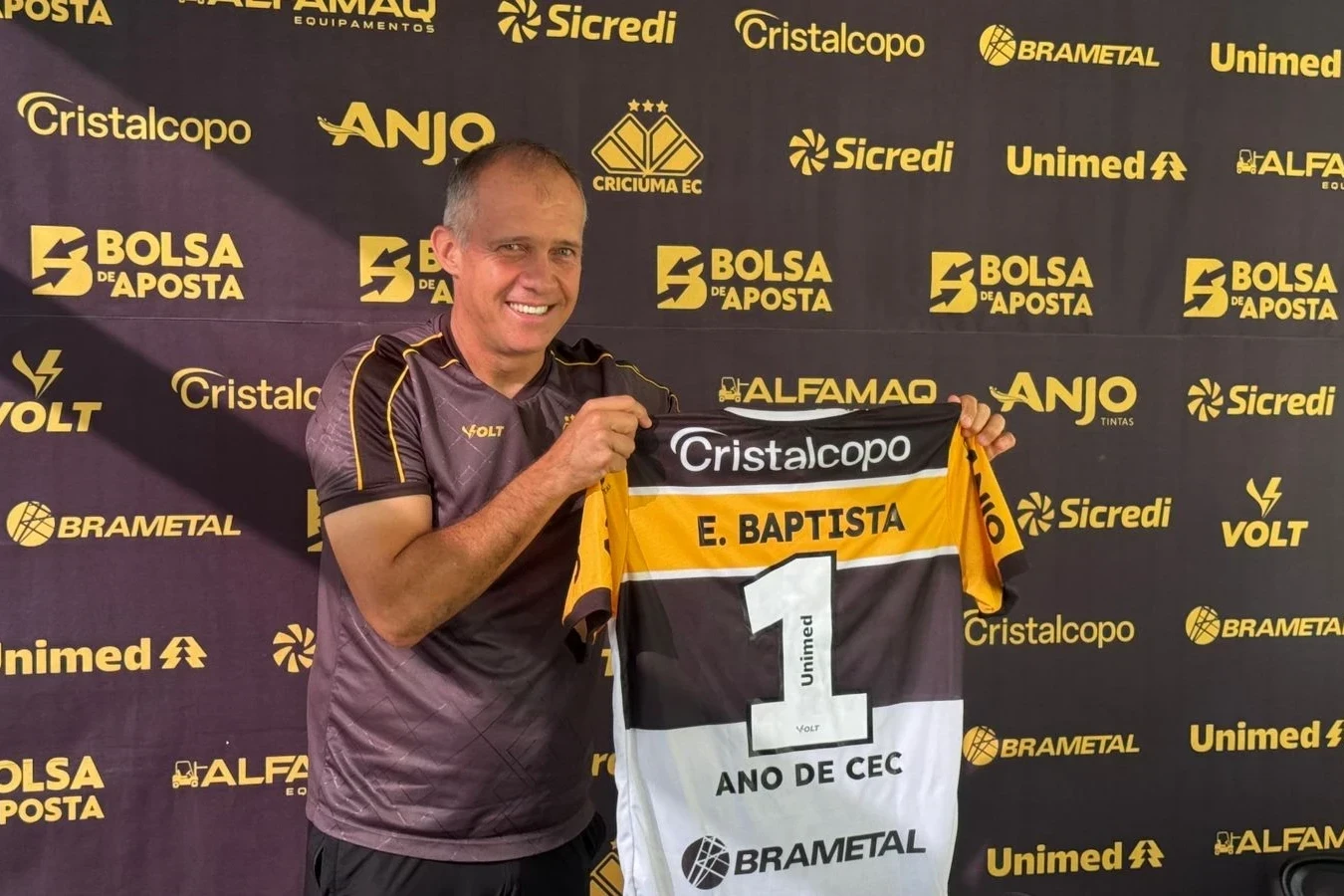 Baptista elenca momentos felizes e de dificuldades ao analisar primeiro ano no comando do Tigre