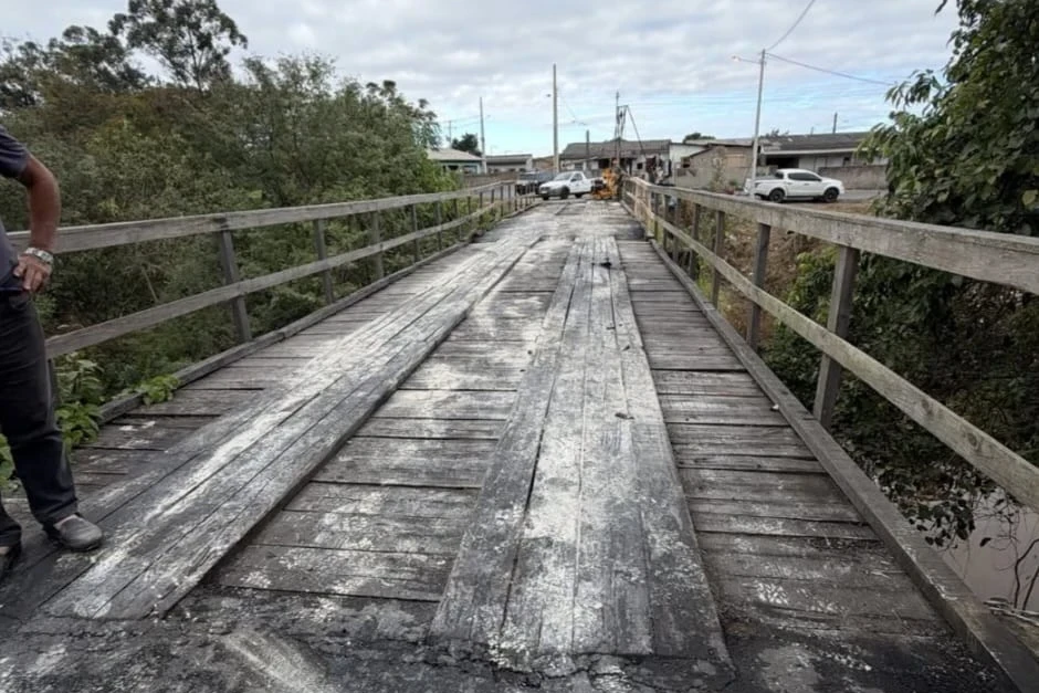 Defesa Civil libera tráfego de veículos e pessoas em ponte atingida por dois incêndios