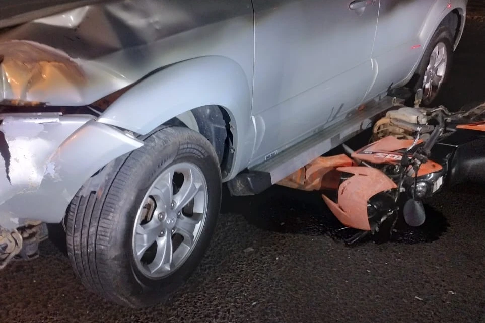 Colisão entre carro e moto deixa duas pessoas feridas na SC-449