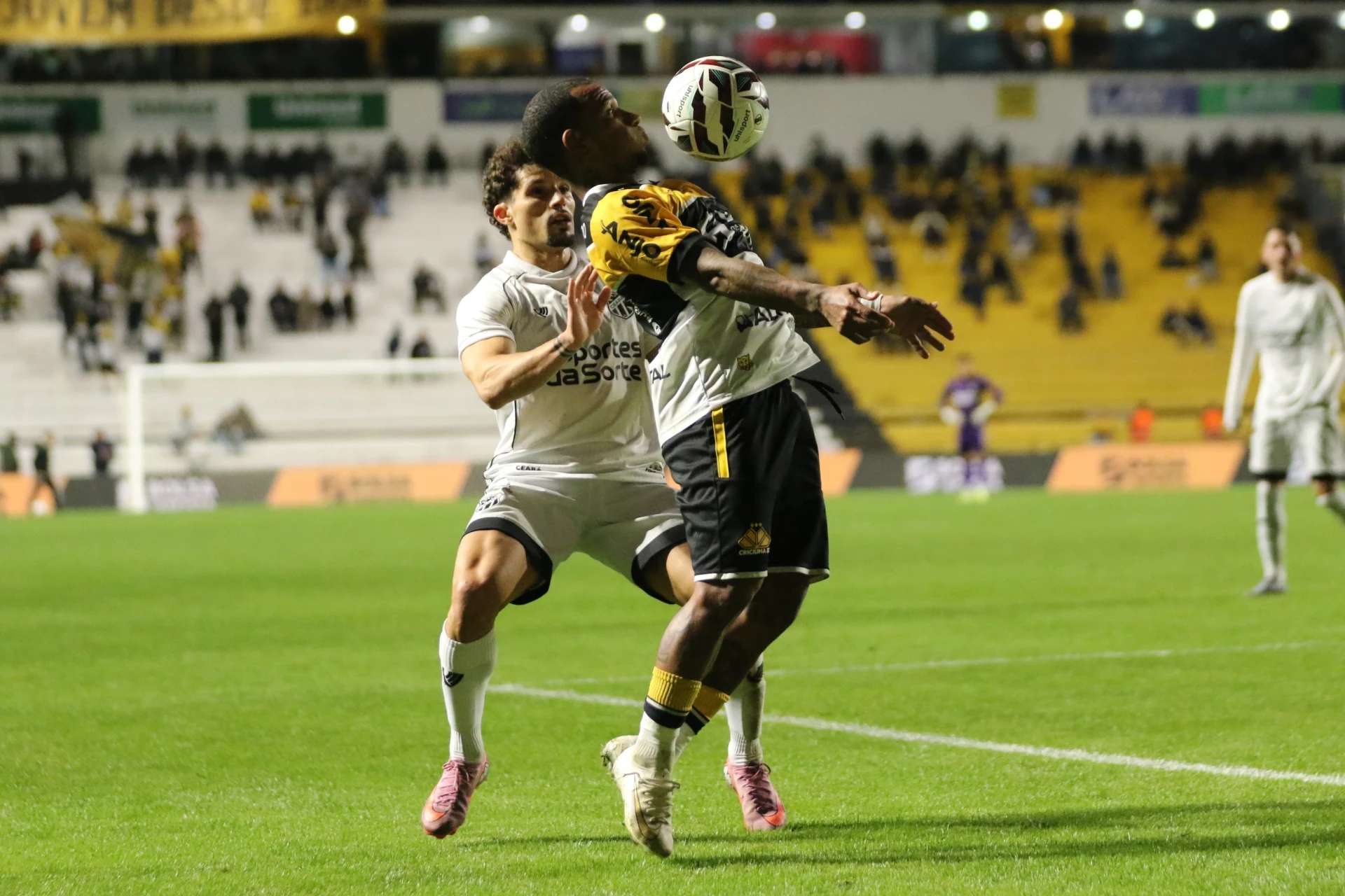 Criciúma fica no empate com o Ceará e deixa escapar terceira vitória consecutiva