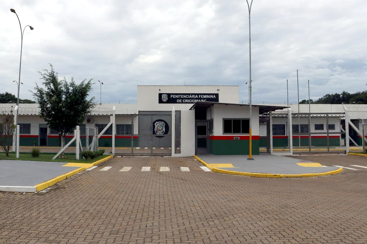 Detenta é encontrada morta em cela da Penitenciária Feminina de Criciúma - Portal Engeplus
