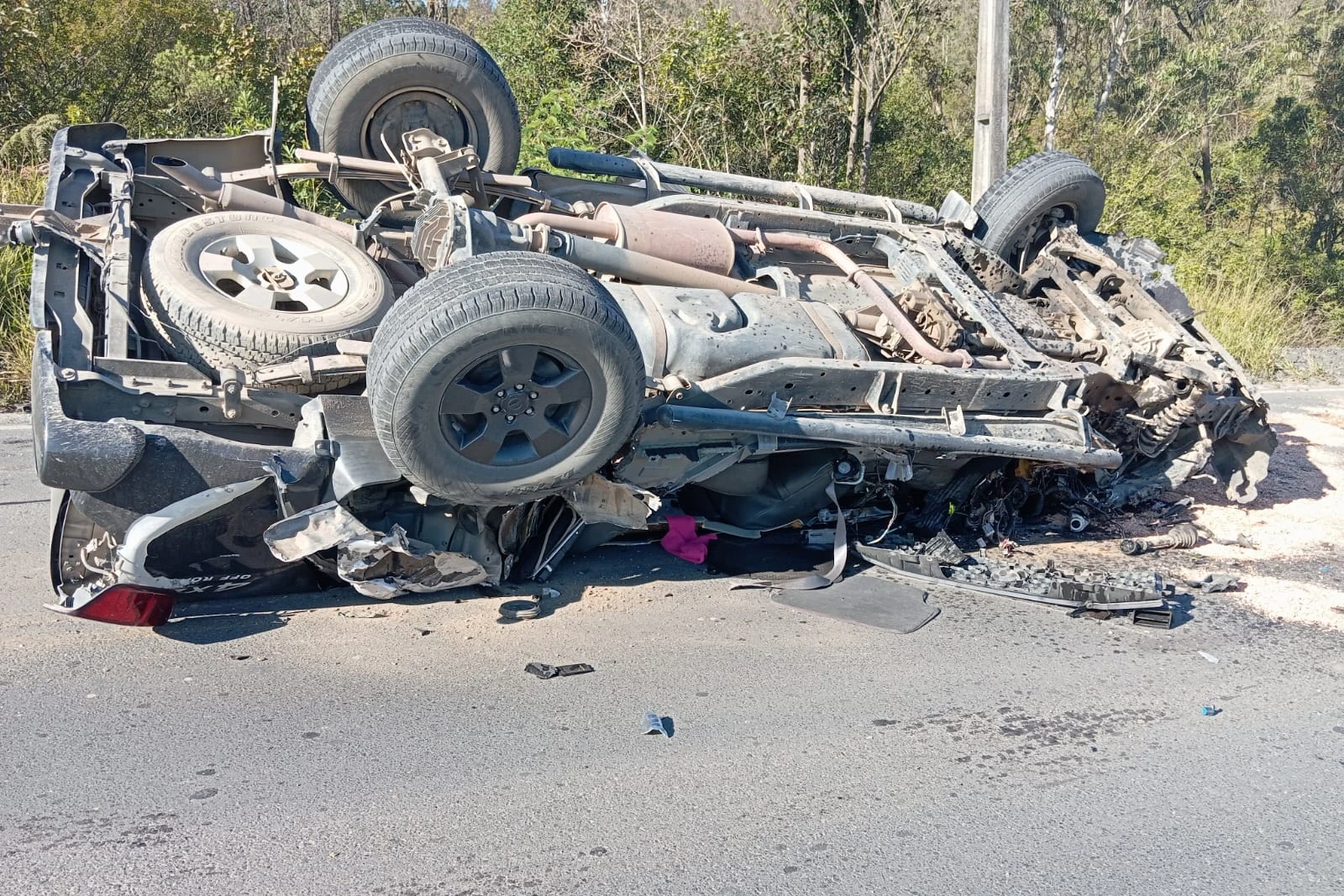 Colisão entre caminhão e dois carros deixa uma pessoa ferida na SC-390