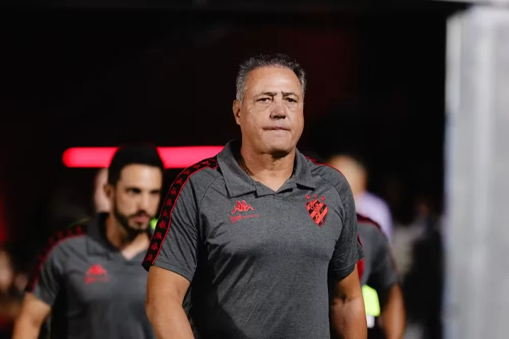 Próximo adversário do Criciúma na Série B anuncia saída de técnico