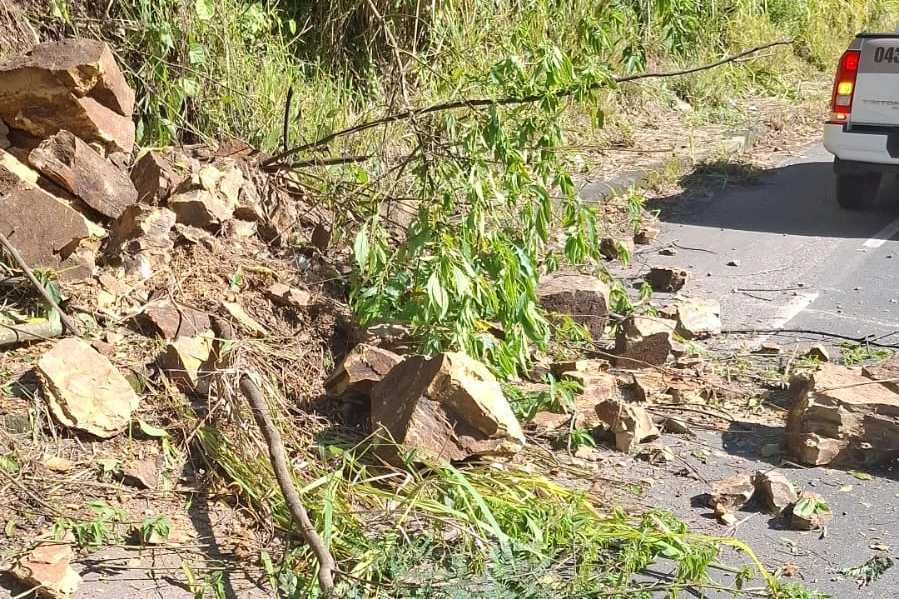Deslizamento de terra na SC-445 é registrado em Siderópolis