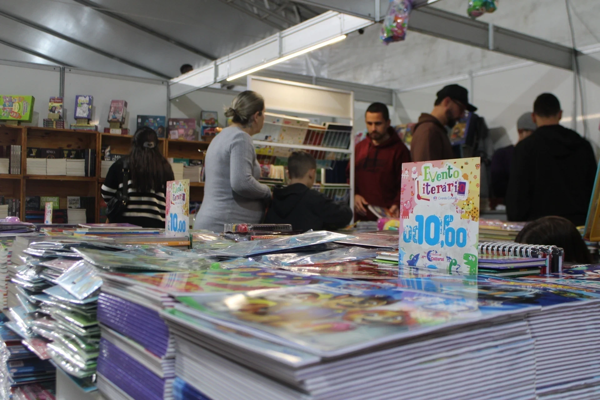 Criciúma: veja as fotos do primeiro dia da 19ª edição da Feira do Livro