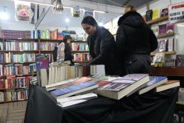 Criciúma: mais de 45 mil pessoas já passaram pela 19ª edição da Feira do Livro
