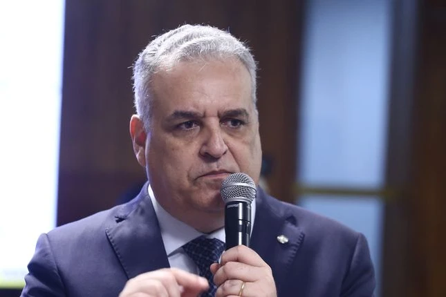 Alfredo Gaspar concorrerá como vice de Flávio Bolsonaro